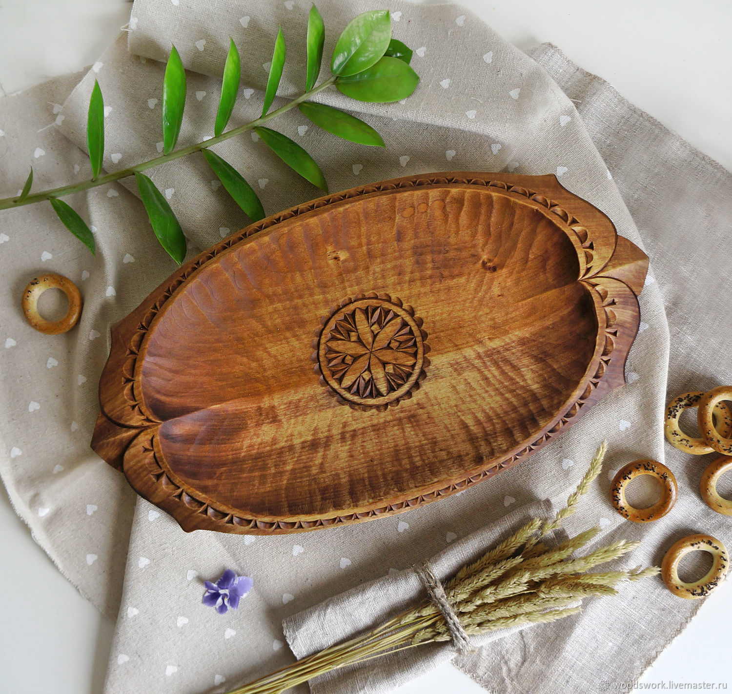 Тарелка резная деревянная из дерева на выбор 